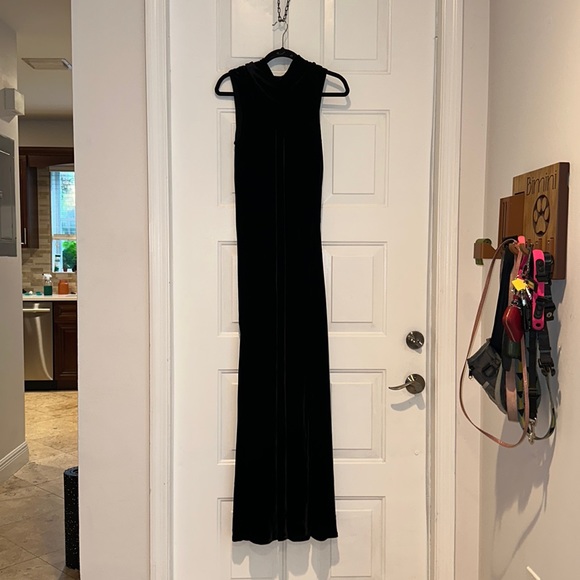BLACK VELVET DRESS - GOWN - Picture 1 of 4